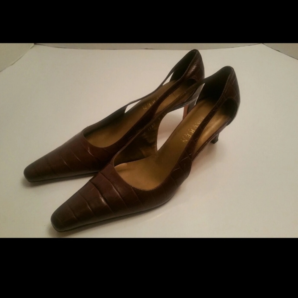 RALPH LAUREN 9AA Couture
Tobacco Brown Alligator Brown Leather Pointed-Toe Heels